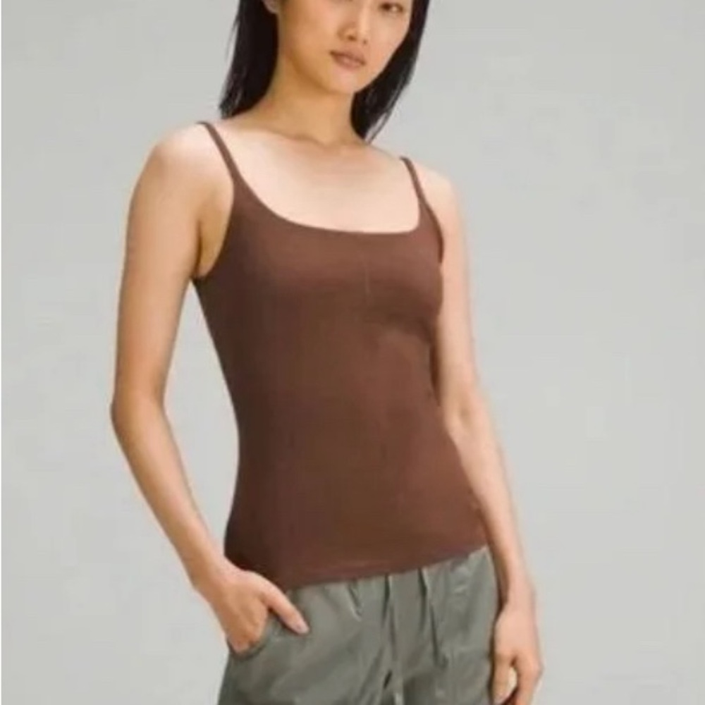 NWT Lululemon straight strap close-to-body shelf tank